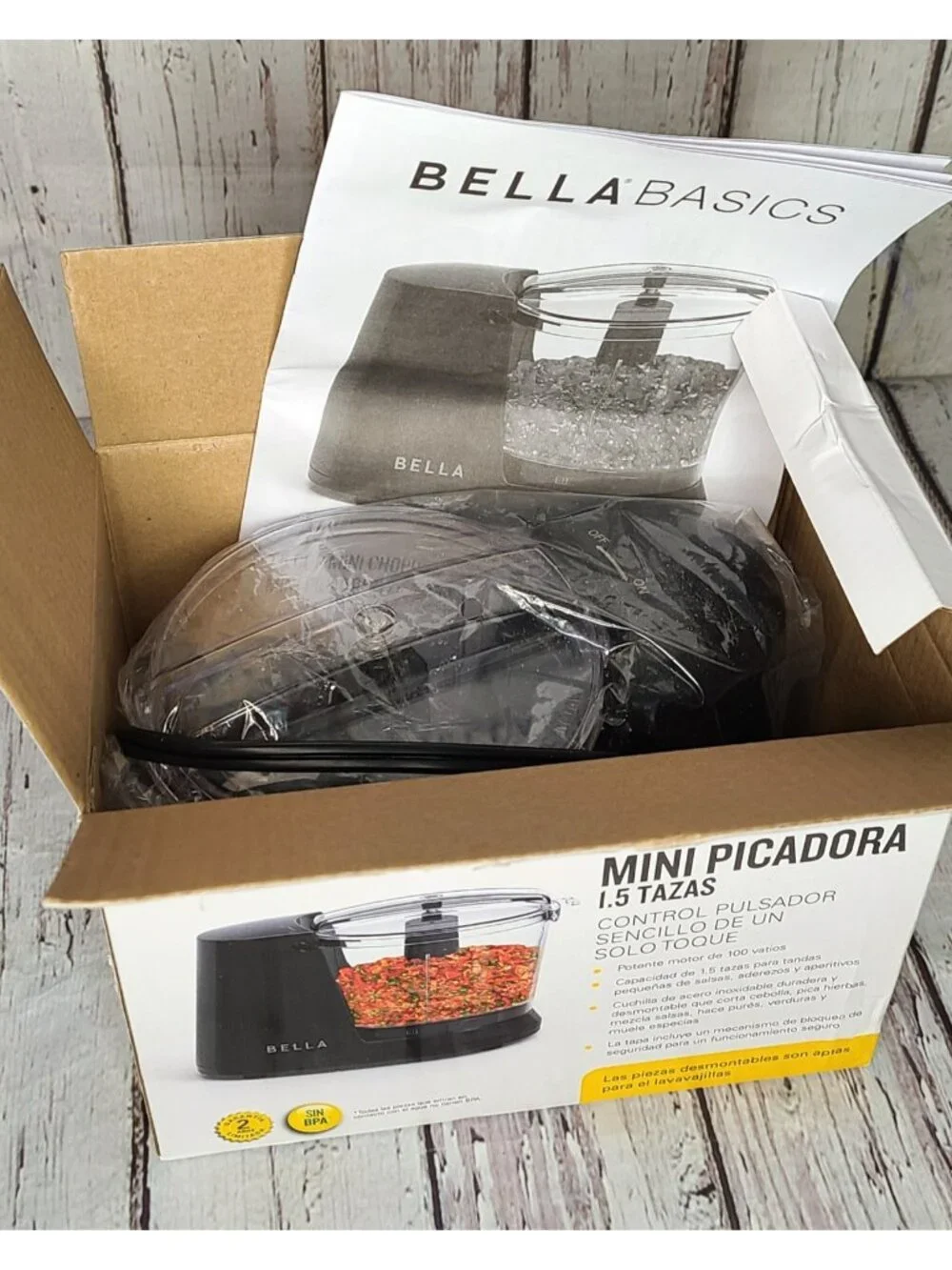 NIB Bella Basics 1.5 Cup Mini Chopper Easy Touch Pulse Control Electric Kitchen